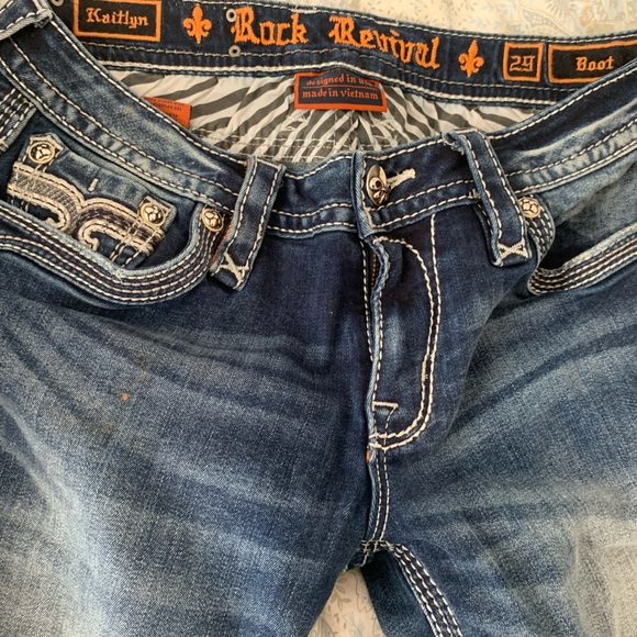 ROCK REVIVAL KAITLYN BOOTCUT JEAN. SIZE 29. PREMIUM DENIM. - Picture 3 of 6